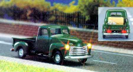 Busch 5643 1:87 HO Green Chevy Pick-Up with Lights