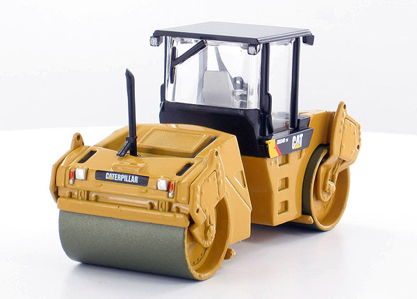 Norscot 55164 1:50 Caterpillar CB-534D XW Vibratory Asphalt Compactor/Roller NIB
