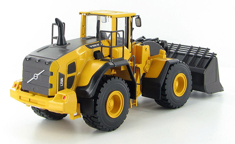 Motorart Volvo EC200D Excavator by Cranes Etc TV - YouTube