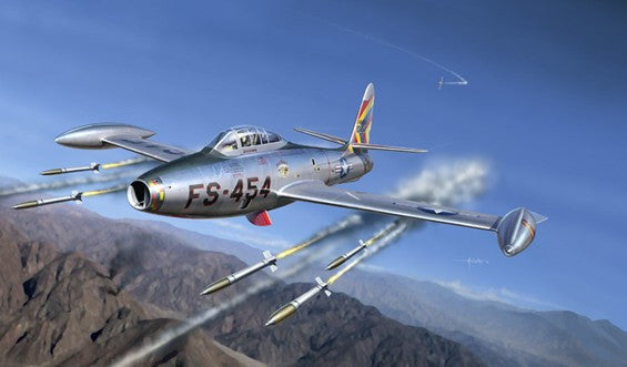 Italeri 1321 1:72 F84G Thunderjet Fighter Military Aircraft Plane Model Kit