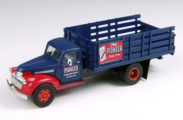 Classic Metal Works 30375 HO Mini Metals Pioneer '41-46 Chevy Stake Bed Truck