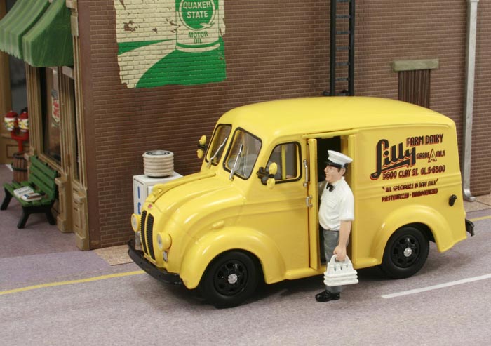 American Heritage Models 43016 1:43 1950 Divco Lilly Farm Dairy Delivery Truck