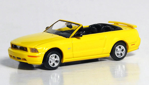 Ricko 38474 1:87 2005 Ford Mustang GT Convertible Top in Yellow
