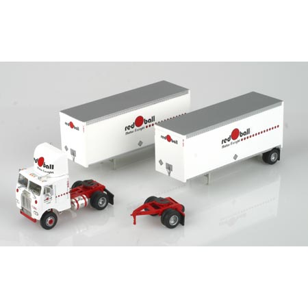 Athearn 91144 HO Scale Freightliner w Trailers Red Ball