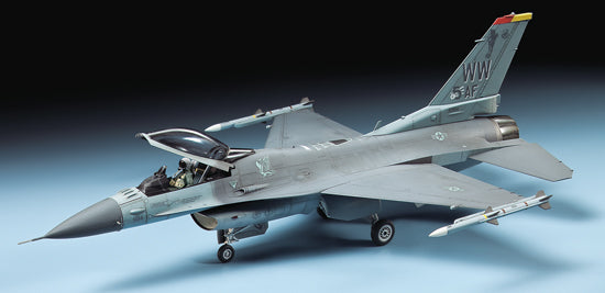 Tamiya 60786 1:72 F16 CJ Fighting Falcon Military Aircraft Plane Model Kit