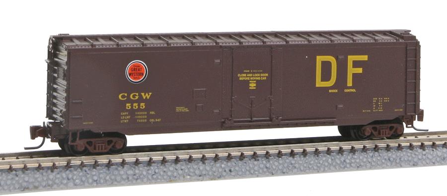 Micro-Trains 50700612 Z Chicago Great Western 50' Plug Door Boxcar #555