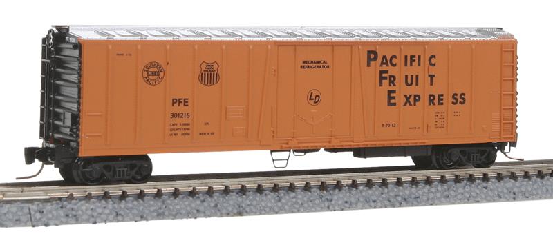 Micro-Trains 54900011 Z PFE 51' Rib-Side Mechanical Reefer #301216