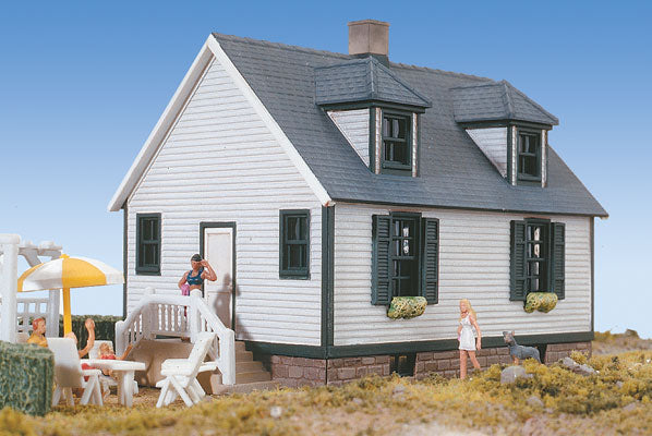 Walthers 933-3657 HO Scale Lake Forest Cottage and Accessories Building Kit