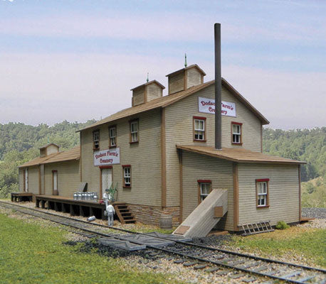 B.T.S. 27305 HO Dodson Farm's Creamery