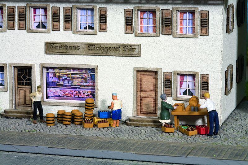 Noch 14818 HO Beer Garden Accessories