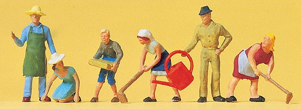Preiser 14081 HO In the Garden Figures (Set of 6)