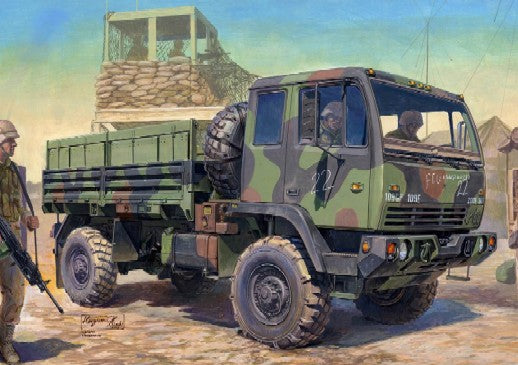 Trumpeter 01004 1:35 M1078 LMTV Standard Cargo Truck Plastic Model Kit