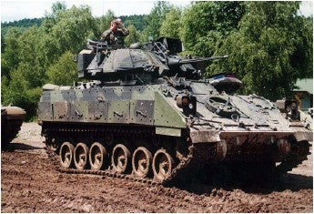 Trumpeter 07297 1:72 M2A2 ODS/ODS-E Bradley Fighting Vehicle Military Tank Kit