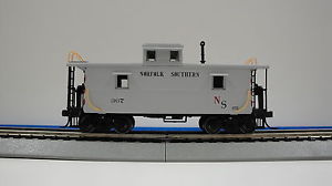 Atlas 20003028 HO Norfolk Southern C&O-Style Steel Center-Cupola Caboose #367