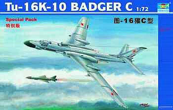 Trumpeter 01613 1:72 TU-16K-10 Badger Military Aircraft Plane Model Kit