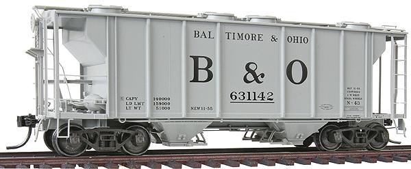Kadee 8647 HO Baltimore & Ohio PS-2 2-Bay Covered Hopper #631142