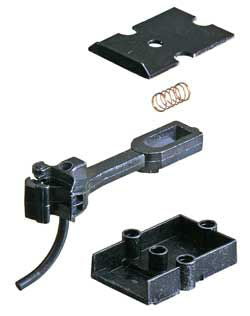 Kadee 746 O Long Centerset Shank Metal Coupler with Plastic #817 Draft Gear Box