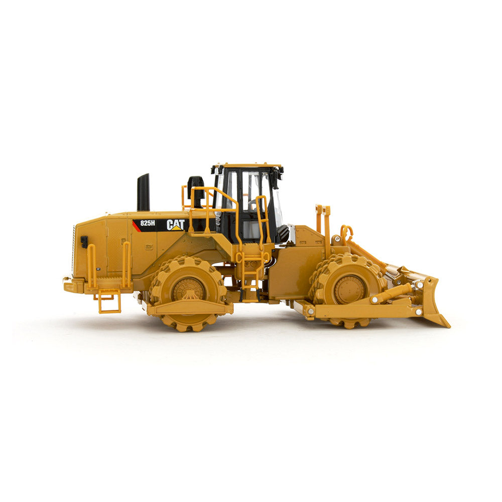Norscot 55165 1:50 Caterpillar 825H Soil Compactor Die Cast Model Replica NIB
