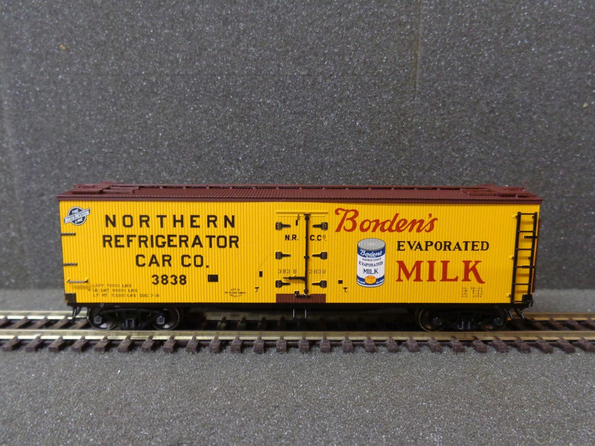 Atlas 20002006 HO Scale Borden's 40' Wood Reefer Road #3838