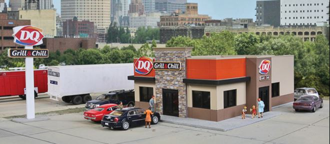 Walthers 933-3485 HO Dairy Queen Grill and Chill Building Kit