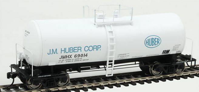 Walthers 920-100134 HO J. M. Huber 40' UTLX Funnel-Flow Tank Car #69014
