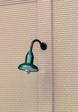 Walthers 949-4307 HO Scale Wall-Mounted Light (Pack of 3)