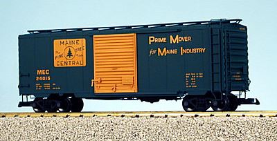USA Trains R192253 G MEC 40' PS-1 Steel Box Car with 8' Youngstown Doors #24015