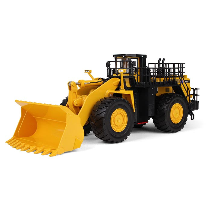 First Gear 50-3301 1:50 Komatsu WA900-3 Wheel Loader