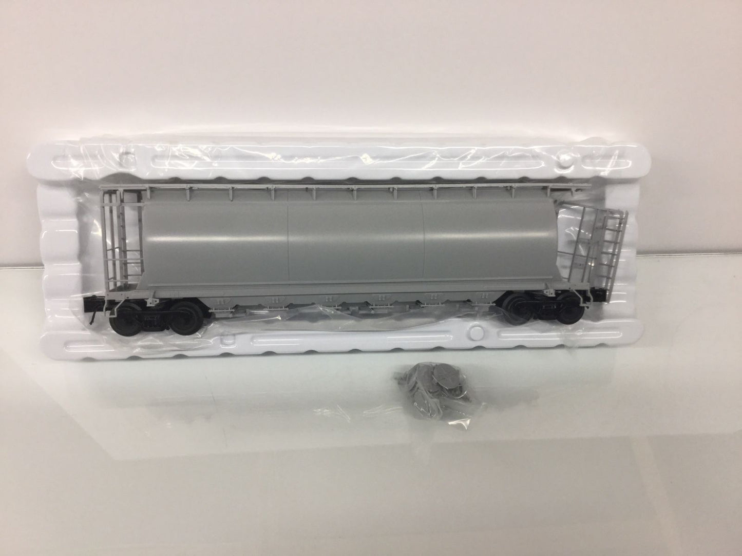 Atlas 3001211 O Undecorated 6-Bay Cylindrical Hopper 3-Rail