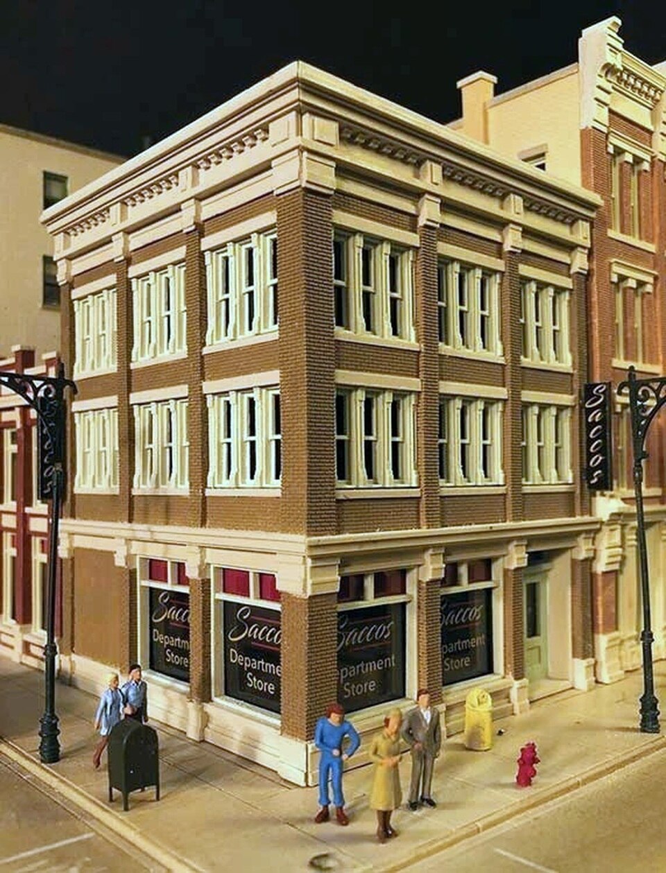 Lunde Studios 36 HO Saccos Department Store Building Kit