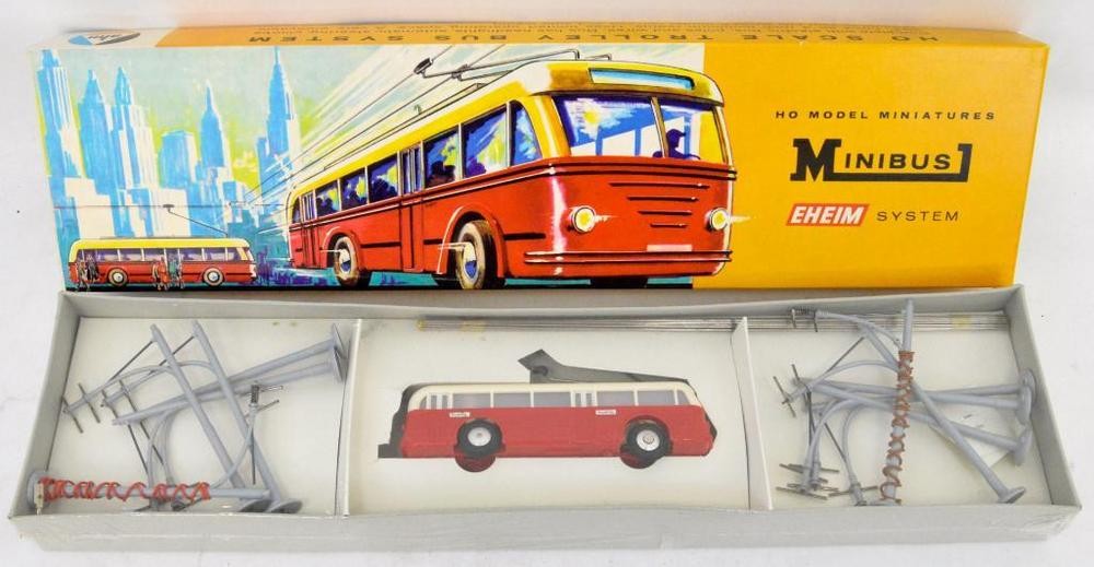 AHM 4001 HO Minibus Trolley Bus System