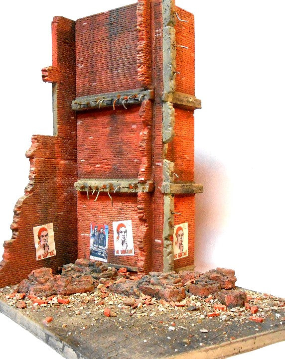Dioramas Plus 22 1:35 Stalingrad Shakedown Ruined Walls, Rebar, Rubble With Base