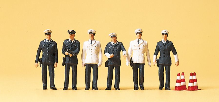 Preiser 10422 HO Working Era III Policemen Figures (Set of 6)