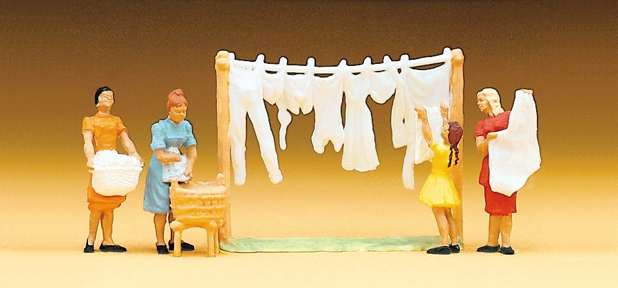 Preiser 14050 HO Women Hanging Laundry Figures (Set of 4)