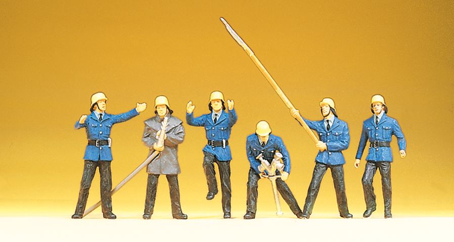 Preiser 14203 HO Working Firemen Figures (Set of 6)
