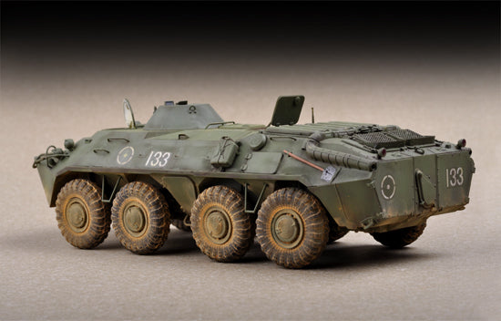 Trumpeter 07137 1:72 Russian BTR-70 APC Early Version Plastic Model Kit