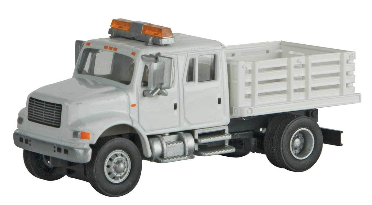 Walthers 949-11895 HO Scale International 4900 Crew-Cab Open Stake-Bed Truck