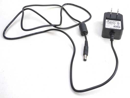 Walthers 942-110 HO/N/Z/S & O Scale 2-Amp 12-Volt Filtered DC Power Supply