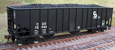 Motrak Models 81904 HO Coal Loads for Bachmann 100 Ton 3-Bay Hopper (2)