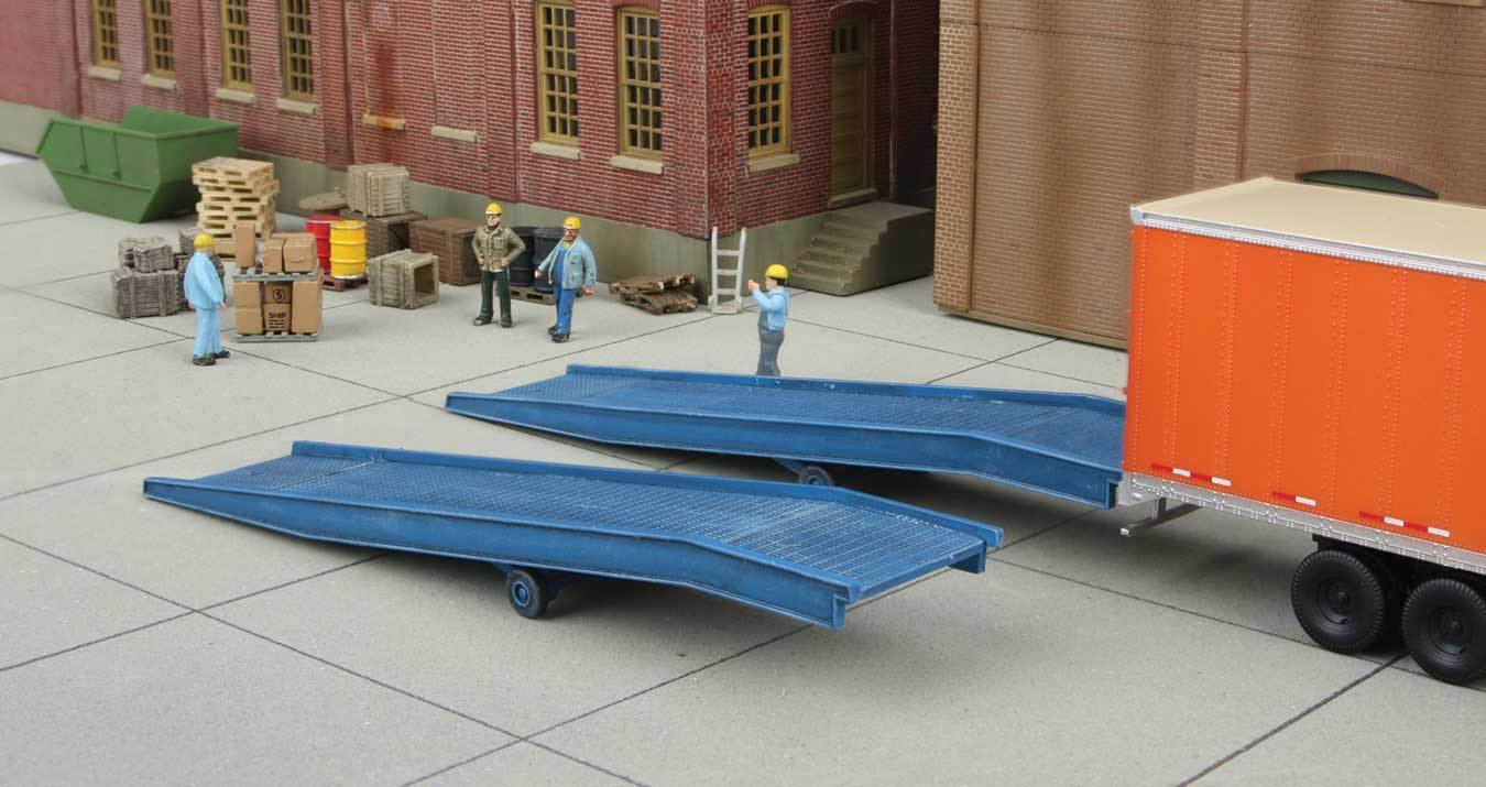 Walthers 933-4130 HO Scale Loading Ramps Plastic Kit (Pack of 2)