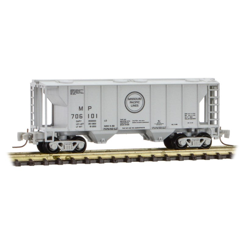 Micro-Trains 53100281 Z Missouri Pacific PS2 2-Bay Covered Hopper #706101