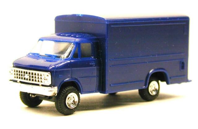 Trident Miniatures 90101B HO 1-Ton Blue Chevrolet Delivery Van Plastic Model Kit