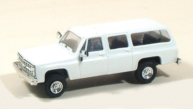 Trident Miniatures 90014W HO Suburban White Chevrolet Truck Plastic Model Kit