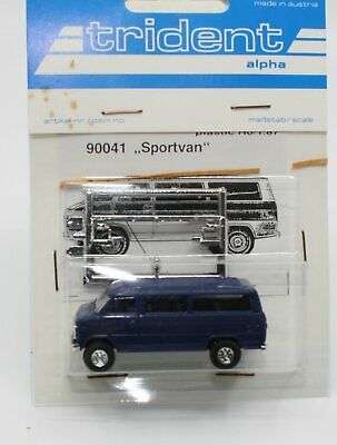Trident Miniatures 90041B HO Blue Chevrolet Sportvan Assembled Plastic Model Kit