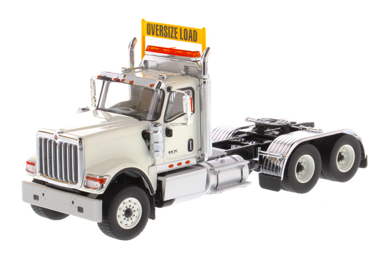 DieCast Masters 71001 1:50 White International HX520 Day Cab Tandem Tractor