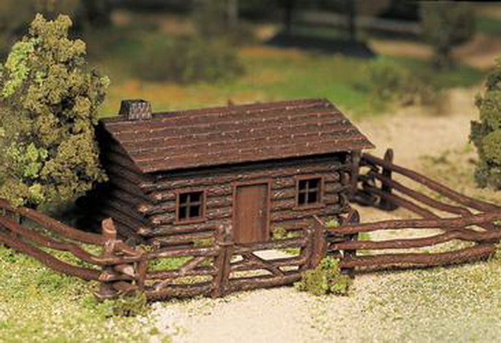 Bachmann 45982 O Scale Plasticville USA Log Cabin With Rustic Fence Kit