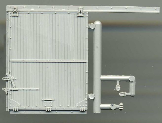 Grandt Line 5207 HO Standard Gauge Box Car Doors with Camel Hardware (Pack of 2)