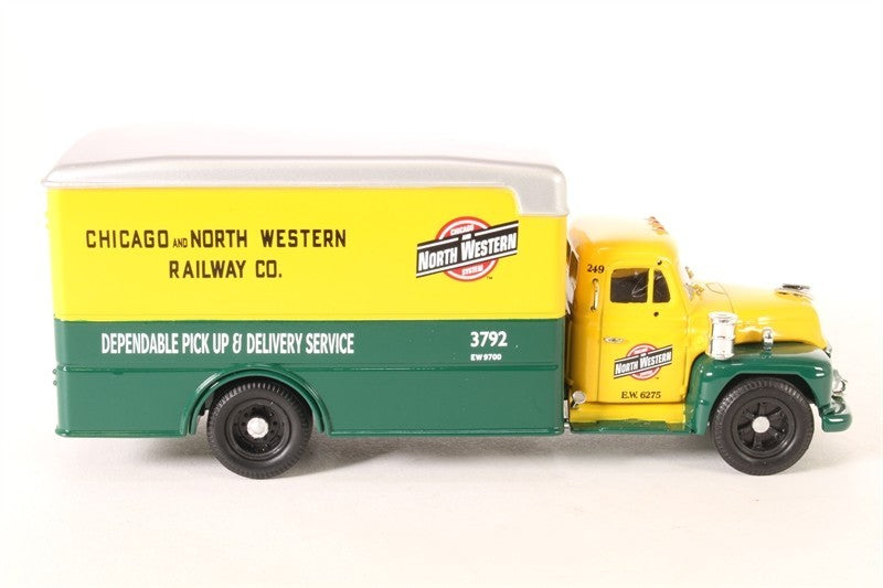 Corgi US52912 1:50 Chicago North Western System Diamond T620 with Box Van