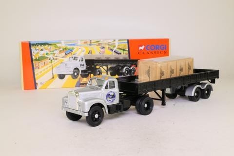 Corgi 53501 1:50 Port Of Lionel Mack B Series Semi with Crates LN/Box
