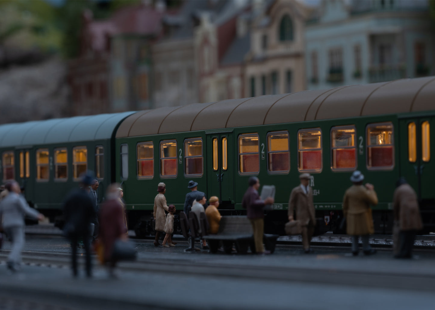 Marklin 42580 HO DR Halberstadt Center Entry Car Passenger Car Set